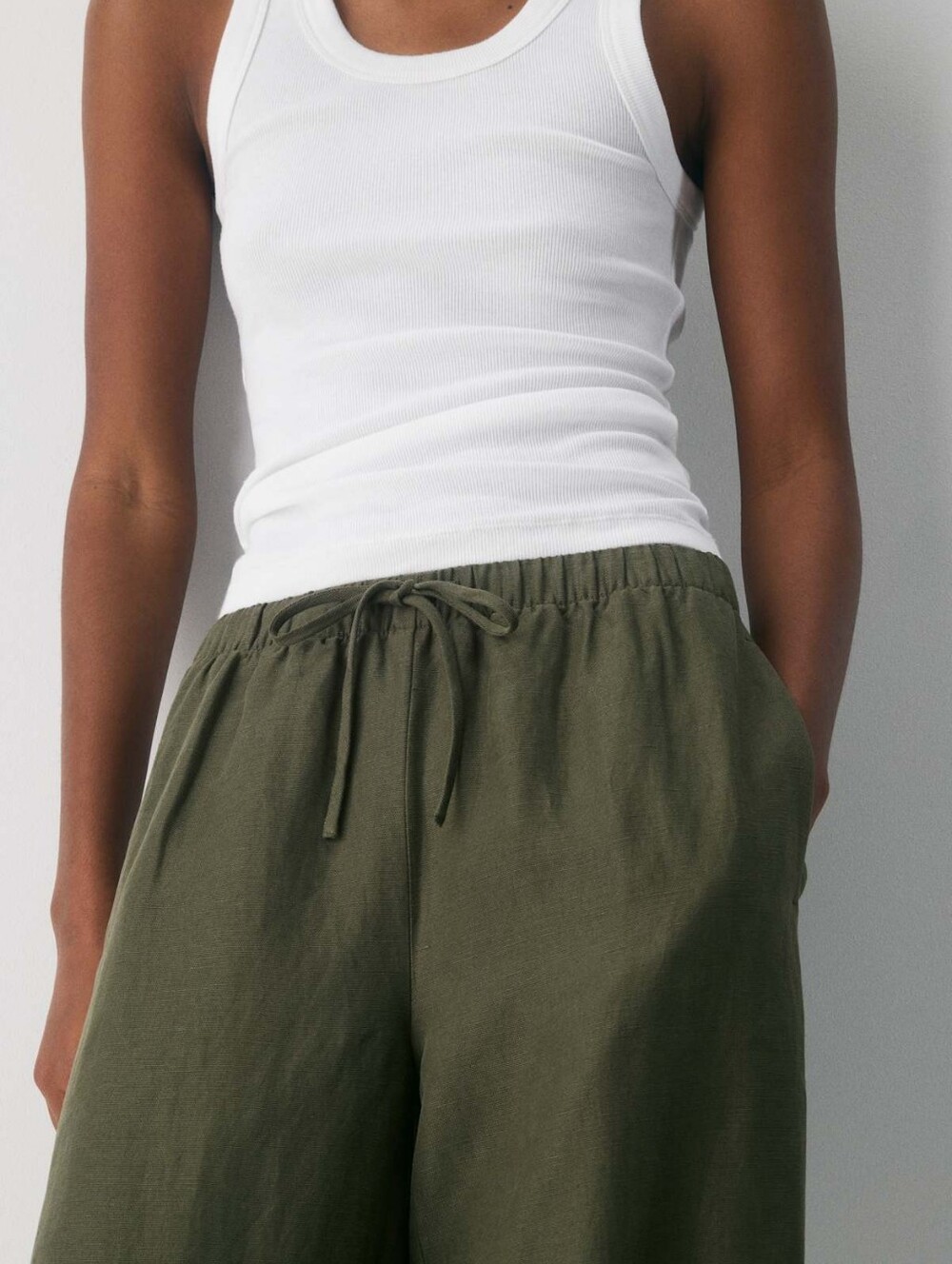 Aritzia The Lodge Pant™ - CruiseLinen™ - Dark Olive - Small Regular - Picture 4 of 15